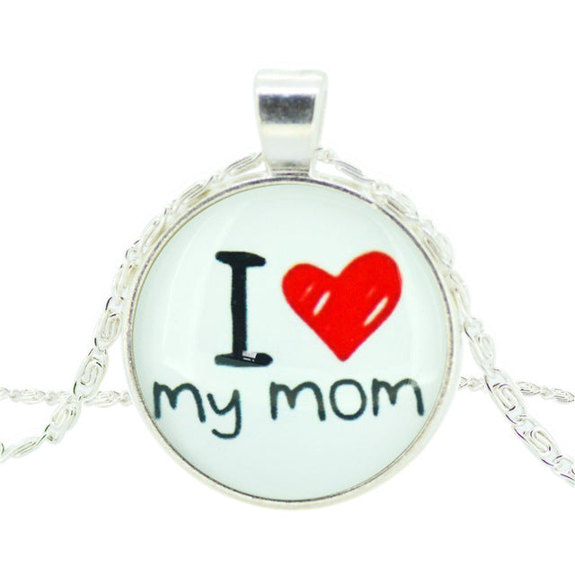 "I love my mom" Necklace